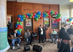 Mezinárodní den Romů 2025 - vystoupení kapely Trio Gitano 2.jpg